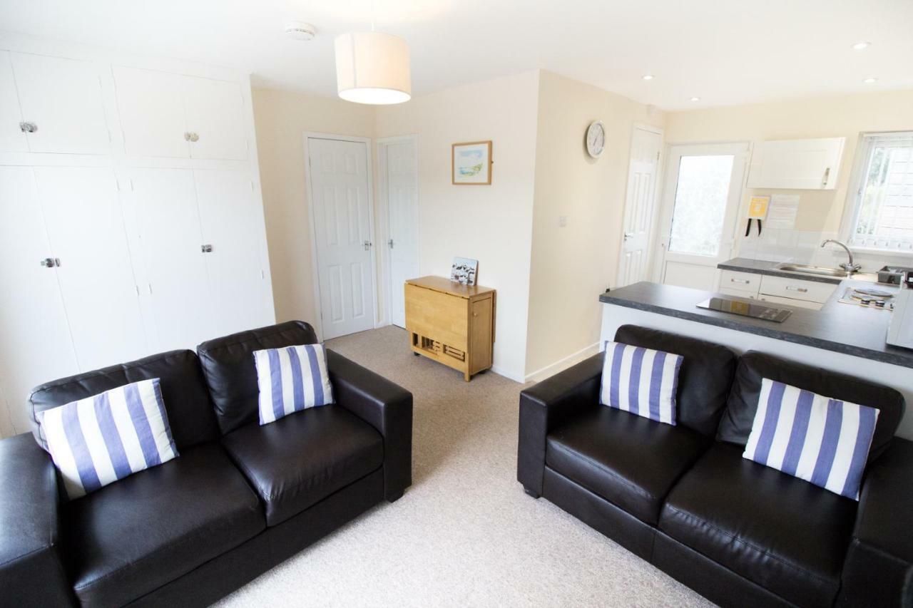 Seaview Holidays - Salterns Village Екстер'єр фото